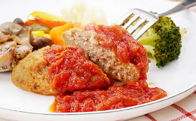 ジューシートマト煮込みハンバーグ