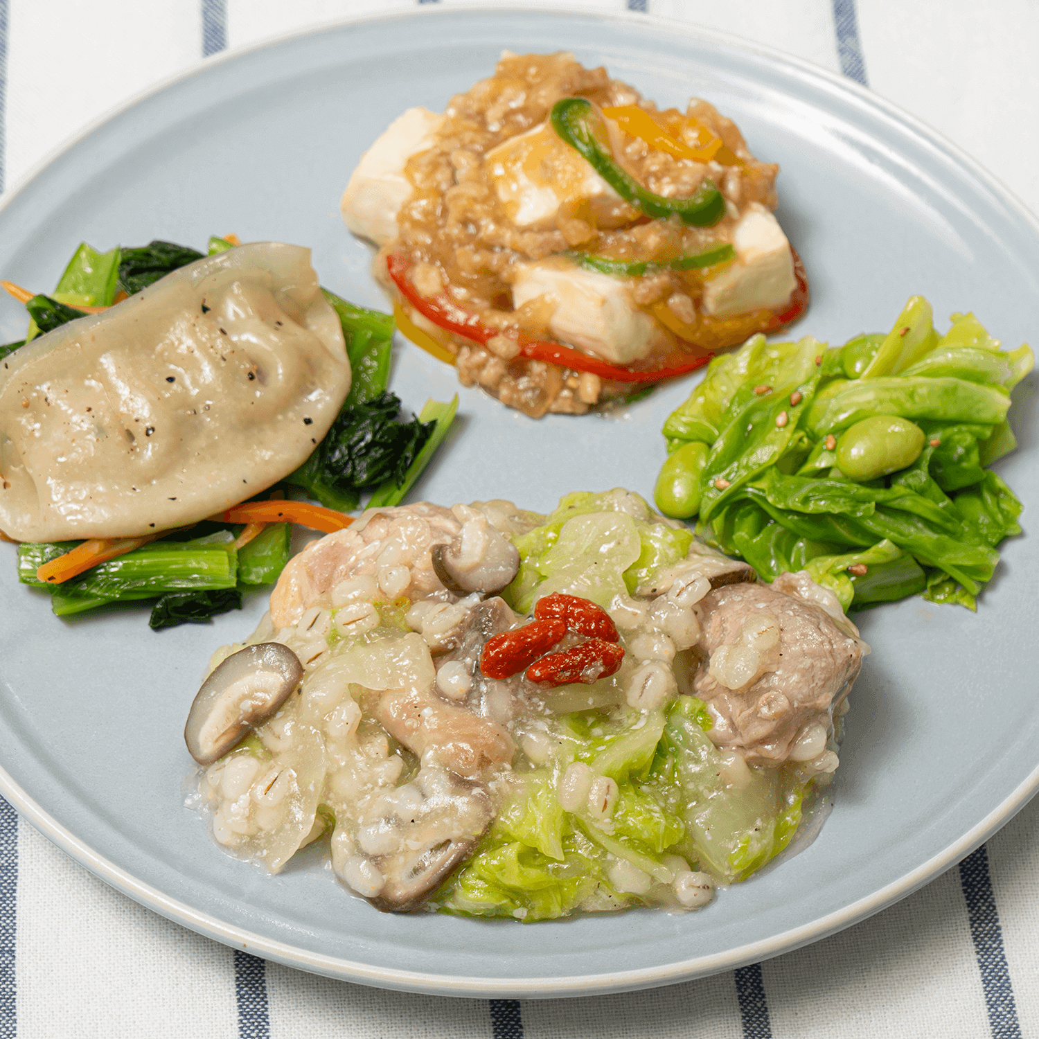 鶏肉と白菜の参鶏湯風
