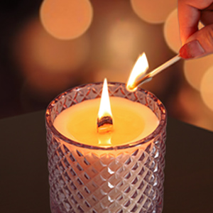 アロマキャンドル（サンダルウッド＆パチョリ）