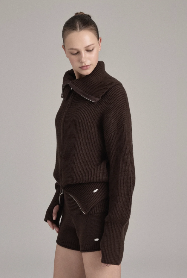 KC001 HIGH-NECK KNIT ZIP-UP BROWN SOLID