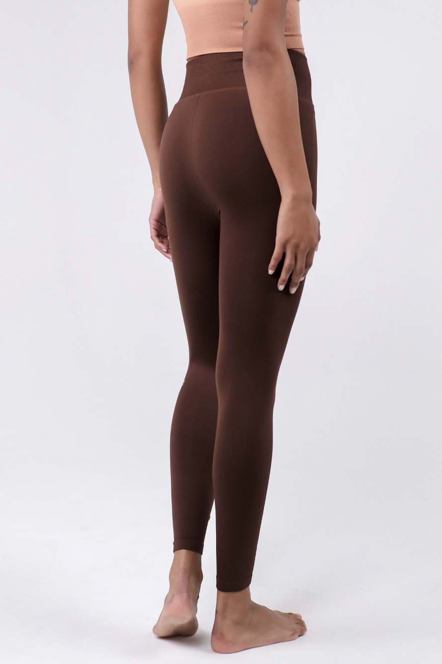 PL411 SEAMLESS LEGGINGS BROWN サイズ: S/M