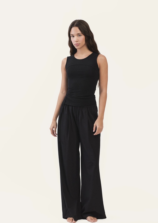 TS135 CONTOUR STRING SLEEVELESS BLACK SOLID サイズ: S