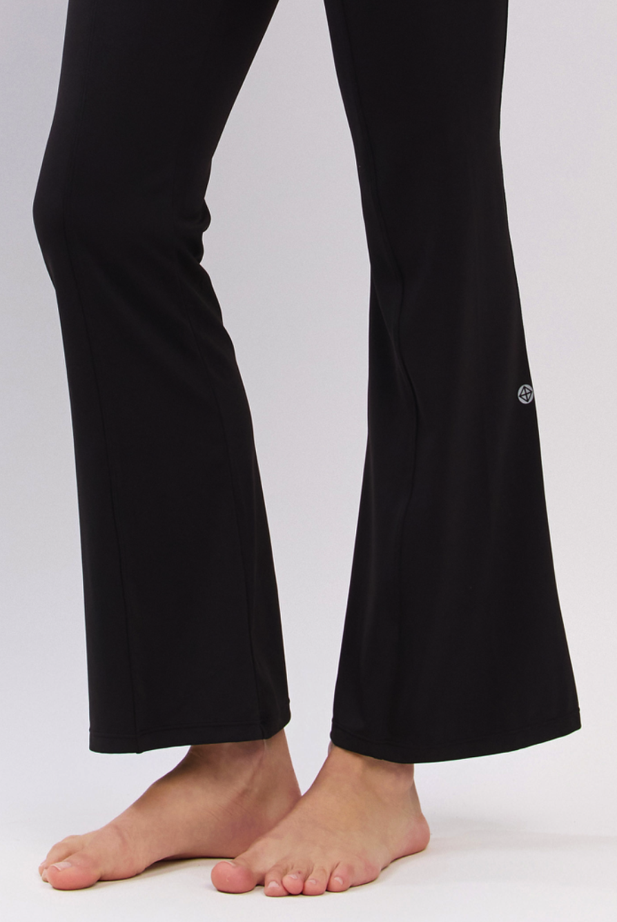 PL408 SLIT BOOT-CUT PANTS BLACK サイズ: S/M