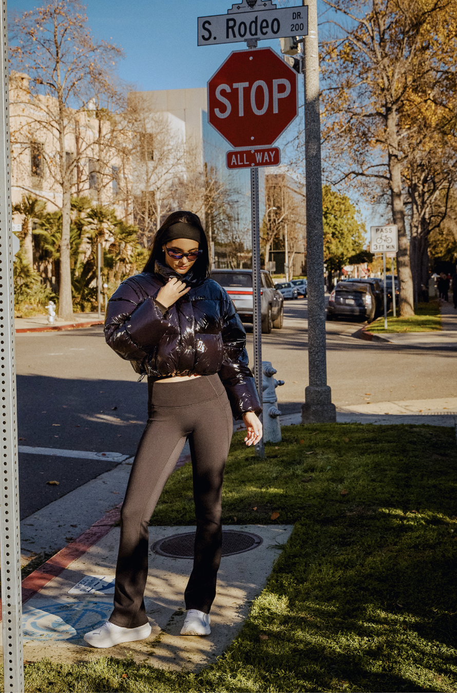 PL415 FLARE-FIT LEGGINGS BLACK サイズ: S/M