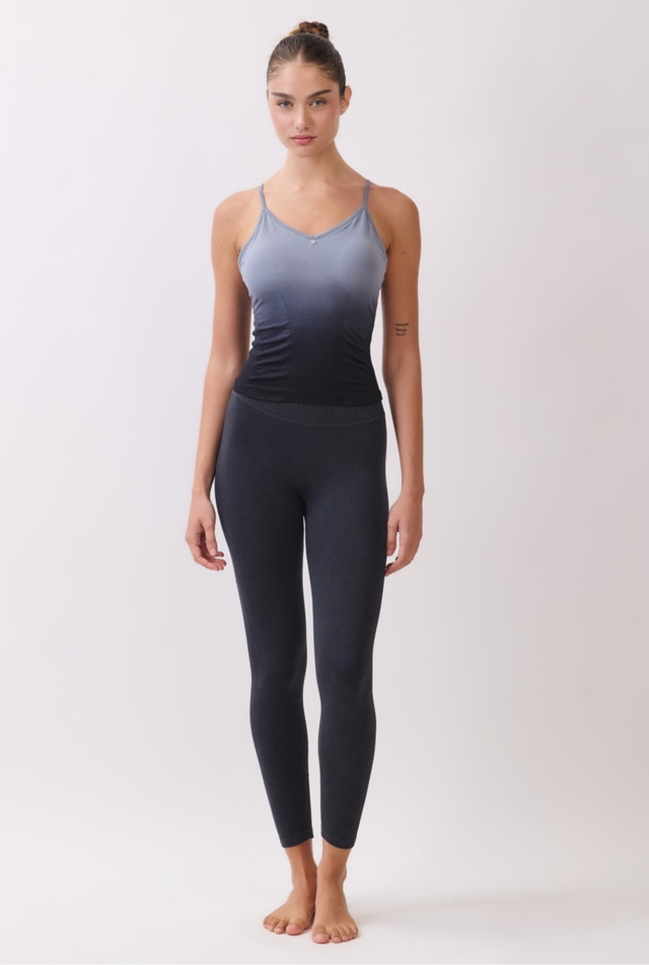 TT010 SIGNATURE TANK TOP GRAY GRADATION サイズ: S/M