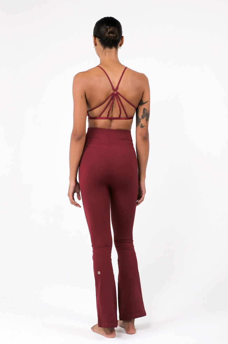 PL413 SEAMLESS FLARE-FIT LEGGINGS BURGUNDY サイズ: S/M