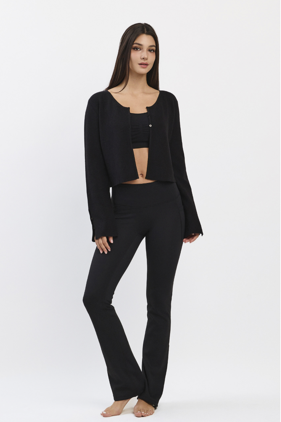 PL415 FLARE-FIT LEGGINGS BLACK サイズ: S/M