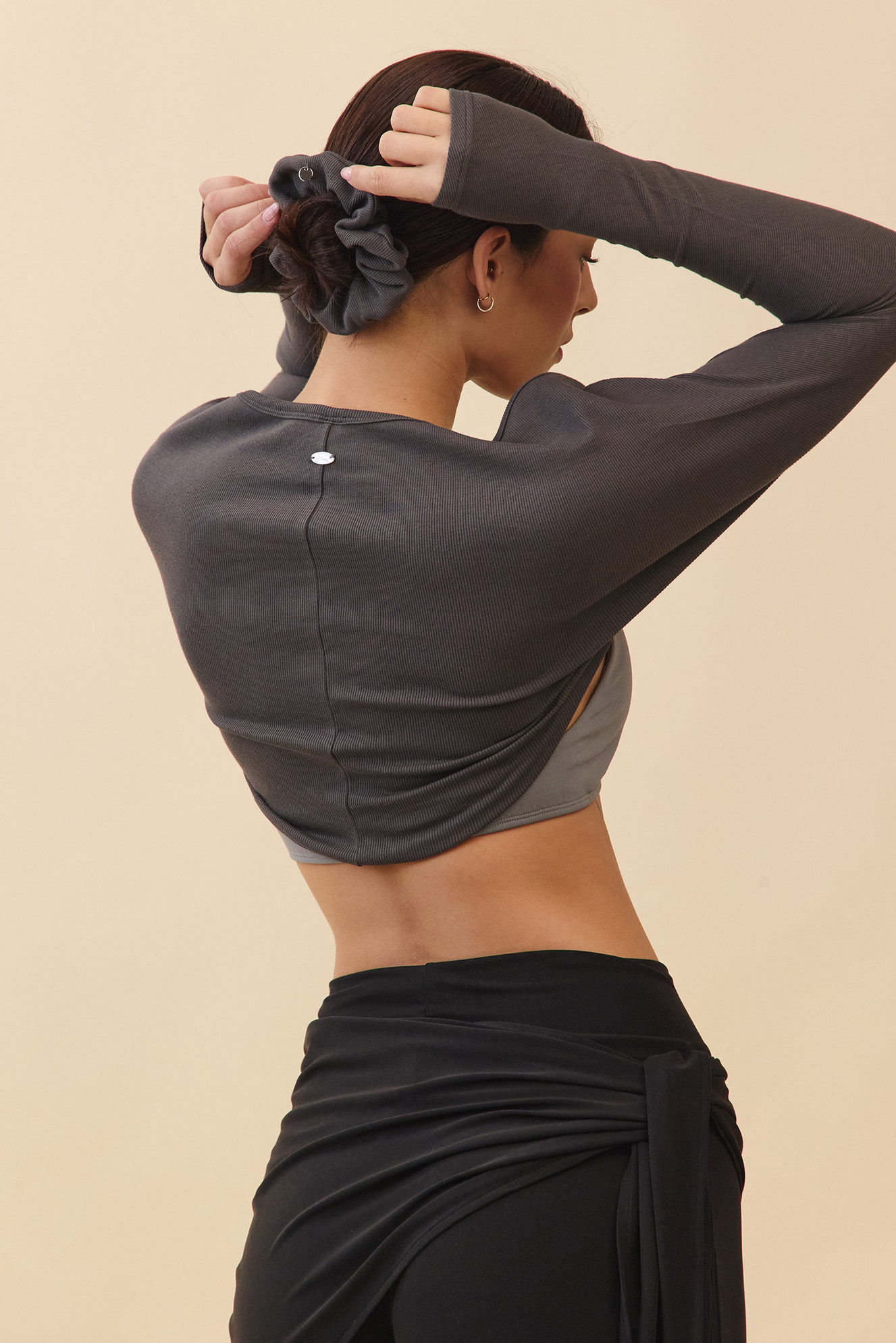 TC183 MELLOW BOLERO + SCRUNCH CHARCOAL SOLID サイズ: F