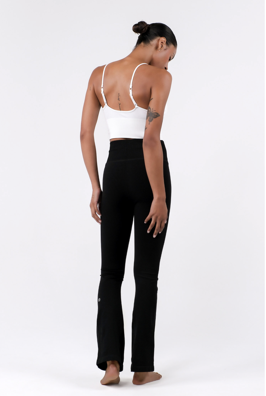 PL413 SEAMLESS FLARE-FIT LEGGINGS BLACK サイズ: S/M