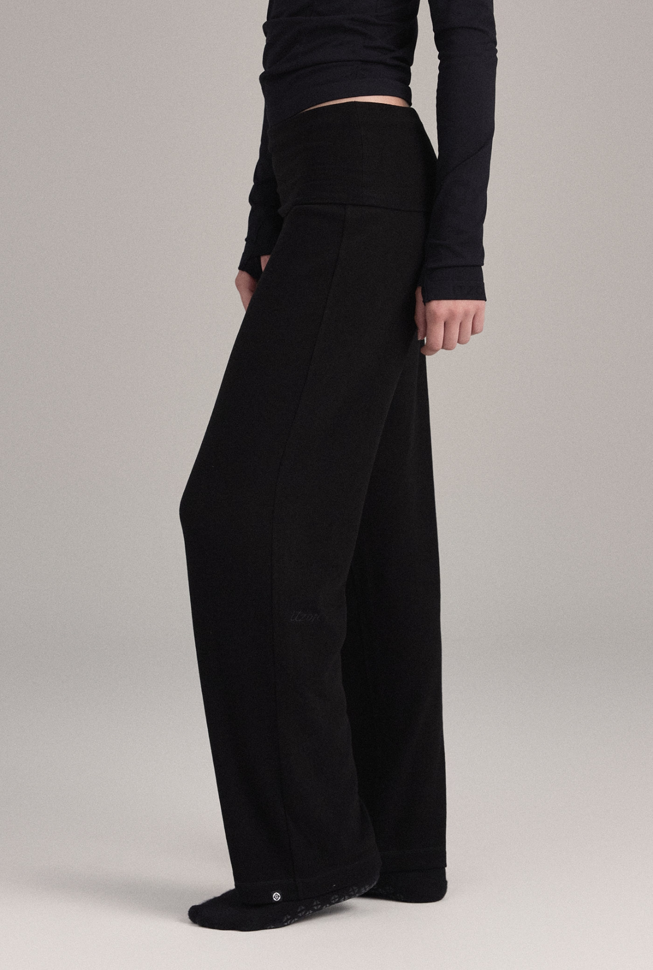 PL454 MICRO STRAIGHT-LEG PANTS BLACKSOLID サイズ: SS