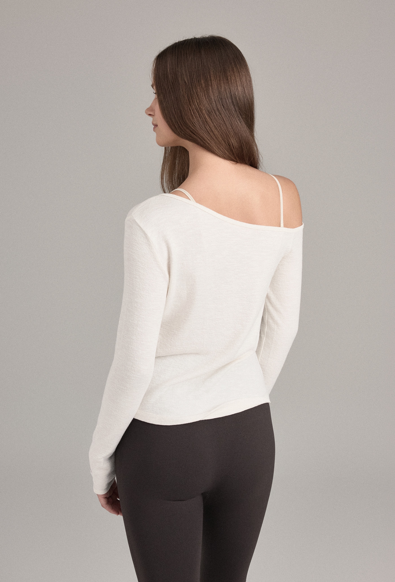 TL153 ASYMMETRIC TOP IVORY SOLID サイズ: SS