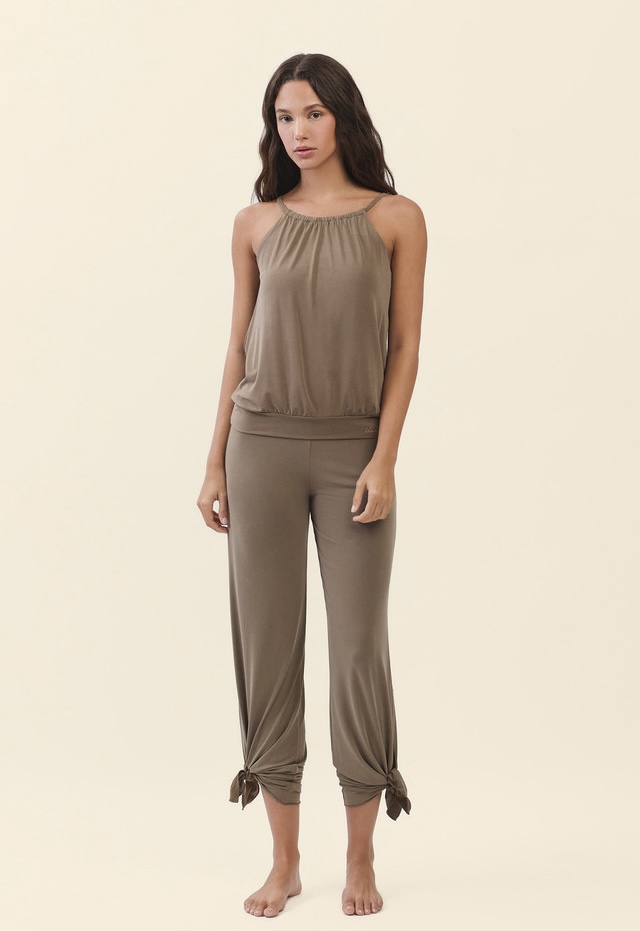 TT032 RELAX HALTER TANKTOP MILK CHOCOLATE  SOLID サイズ: SS