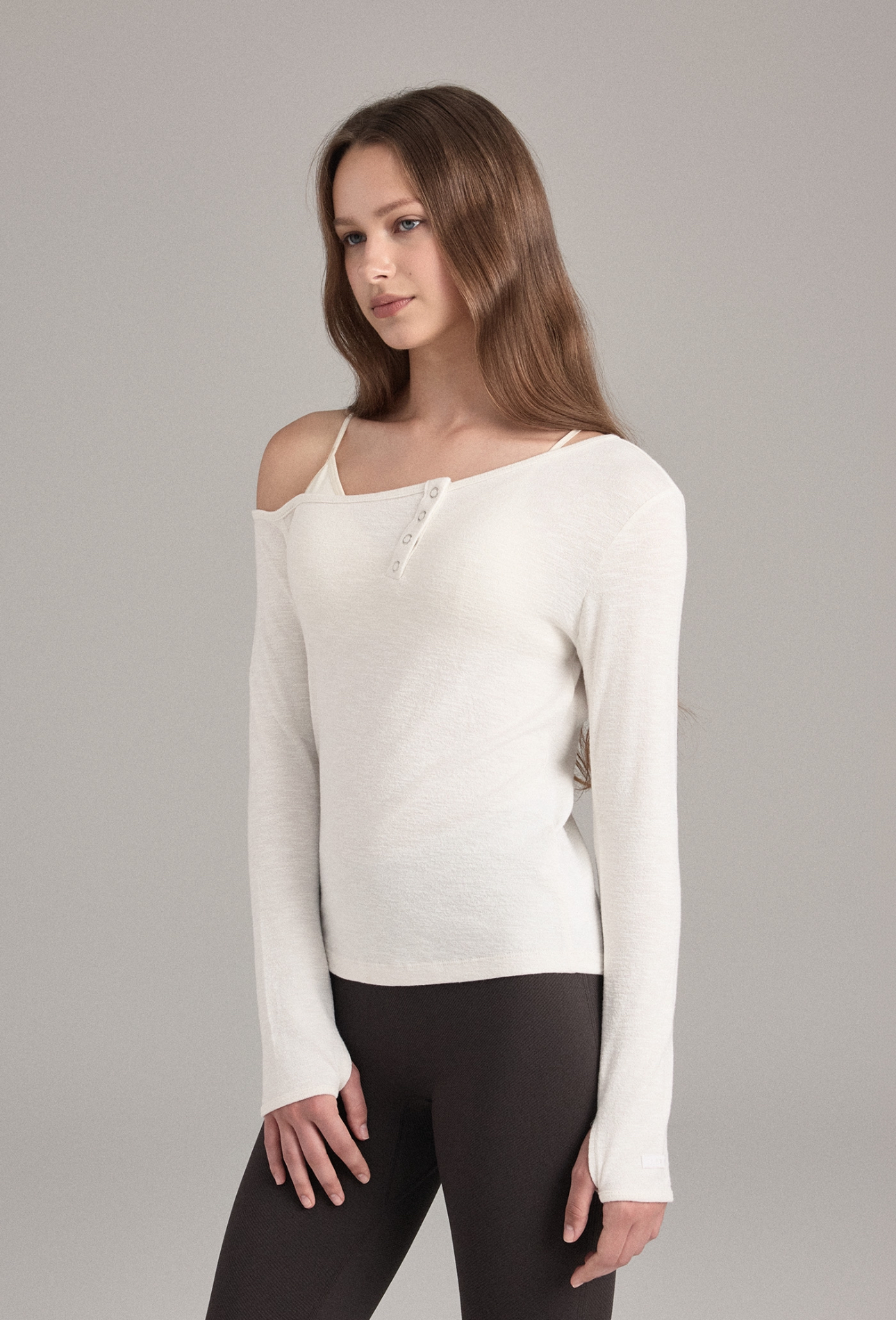 TL153 ASYMMETRIC TOP IVORY SOLID サイズ: SS