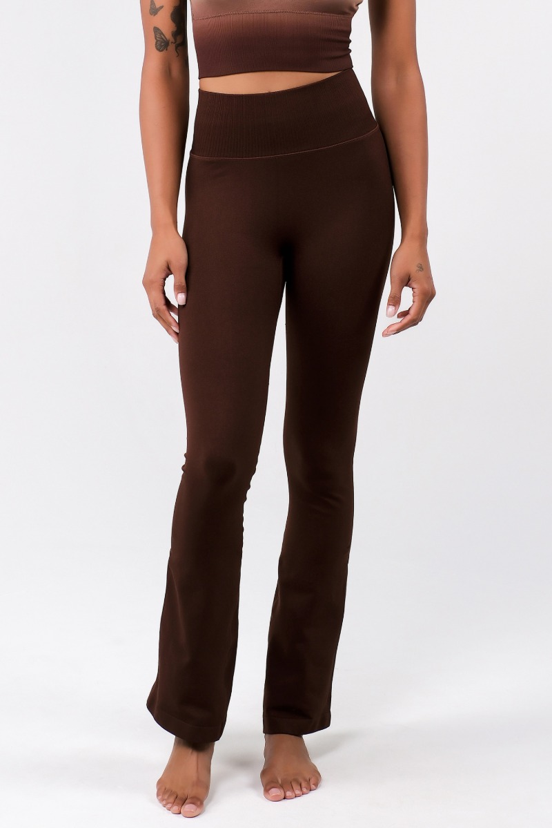 PL413 SEAMLESS FLARE-FIT LEGGINGS BROWN