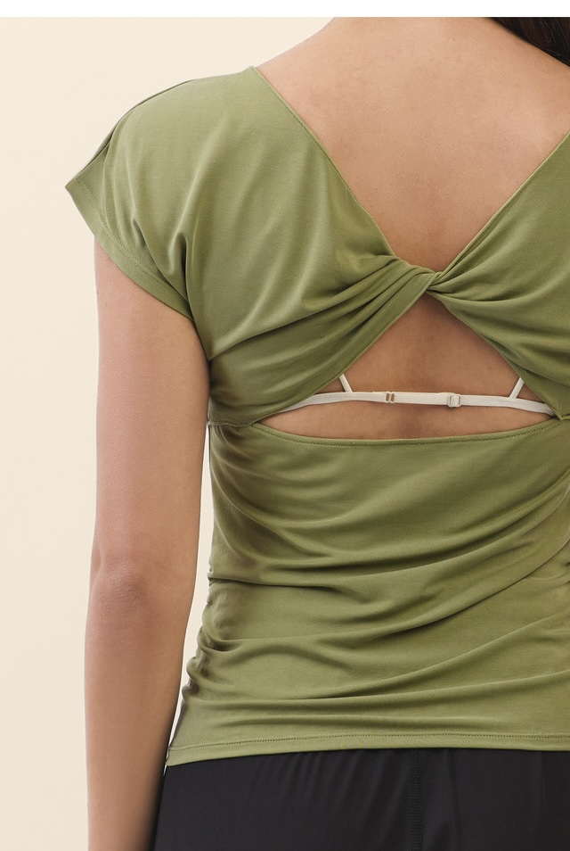 TS125 CONTOUR SHIRRING SLEEVELESS OLIVE SOLID サイズ: SS