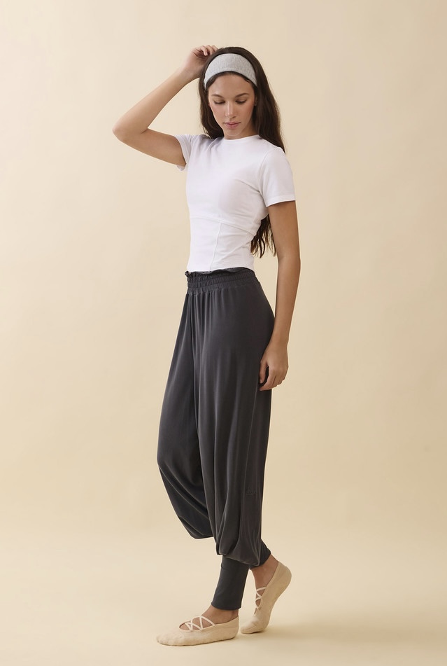 TS121 ESSENTIAL SLIM SHORT TEE WHITE SOLID サイズ: S/M