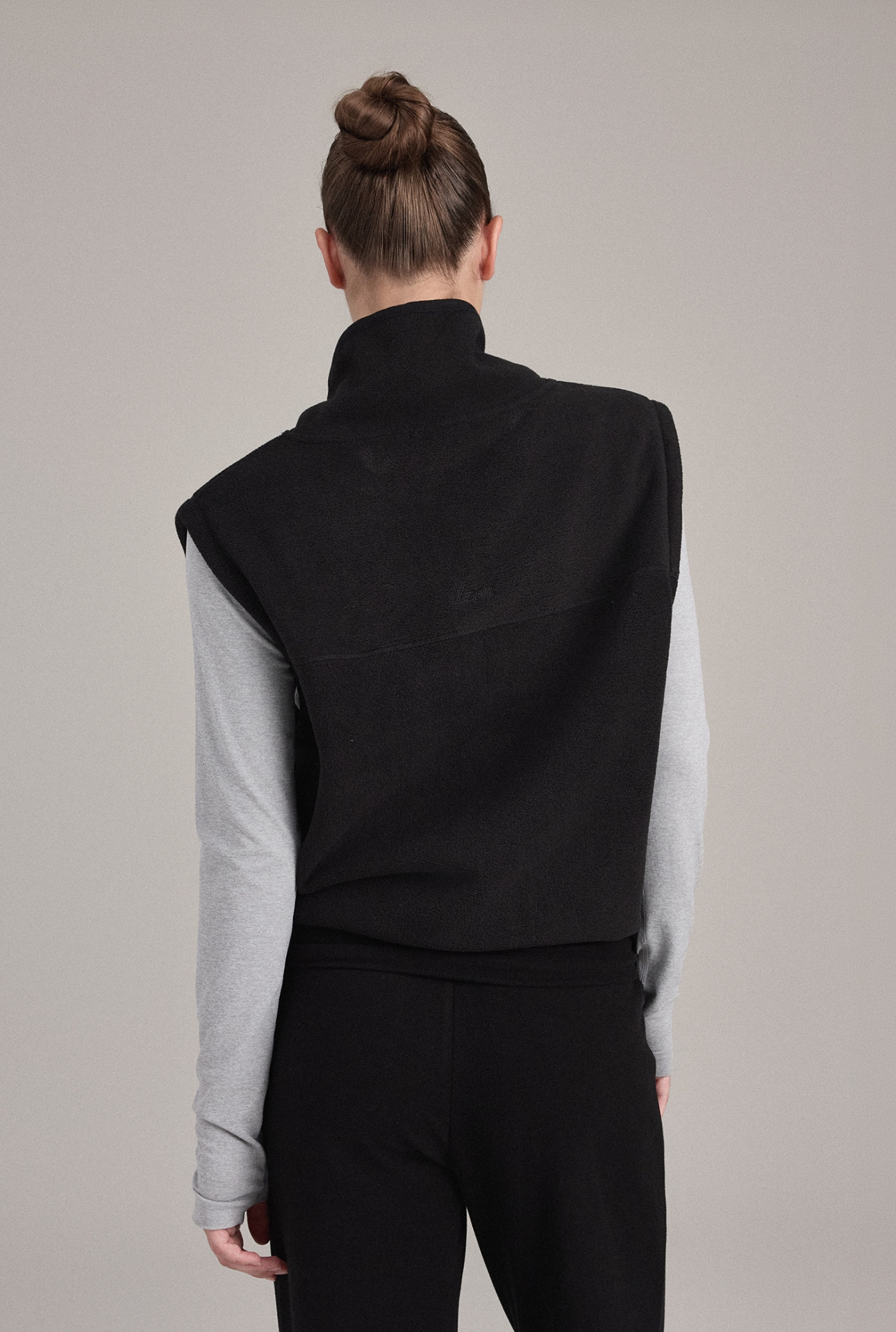 OV354 FLEECE VEST LAVENDER BLACK SOLID サイズ: F