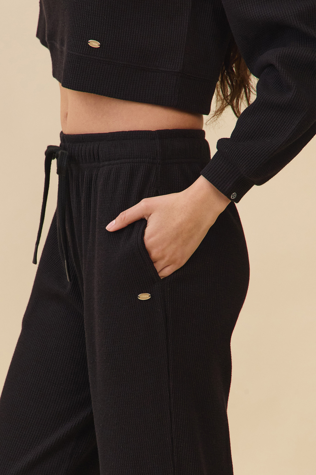PJ483 AFFLE LOUNGE PANTS BLACK SOLID サイズ: S