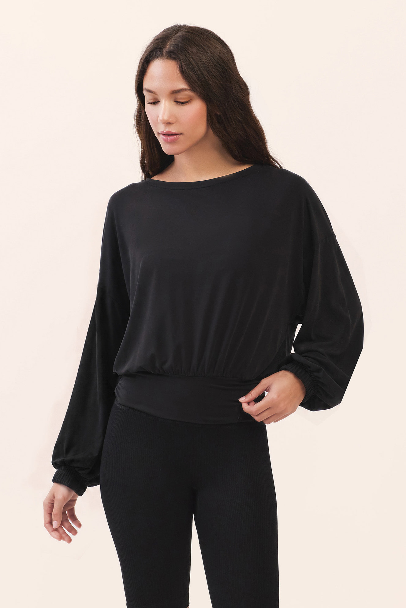TL137 CUPRA BANDING CROP TEE BLACK SOLID