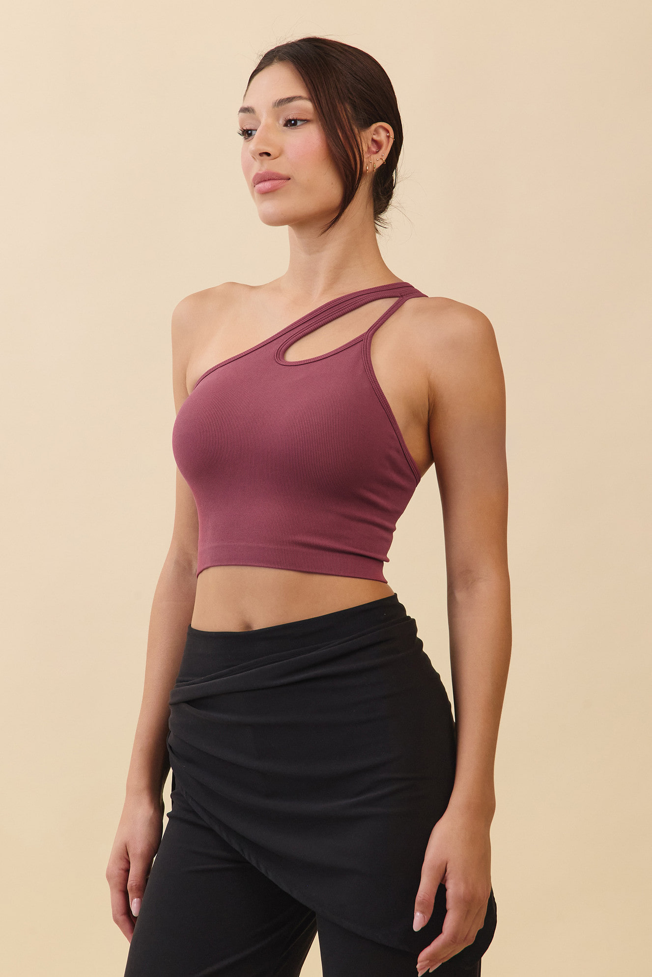 TT044 CONTOUR ONE-SHOULDER TANKTOP BURGUNDY SOLID