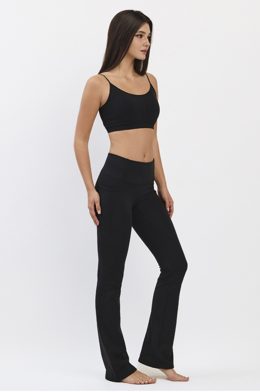 PL415 FLARE-FIT LEGGINGS BLACK サイズ: S/M