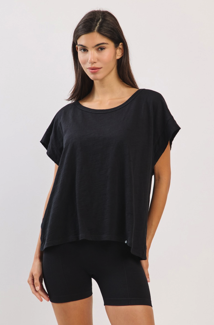 TS109 COVER-UP SLEEVELESS BLACK