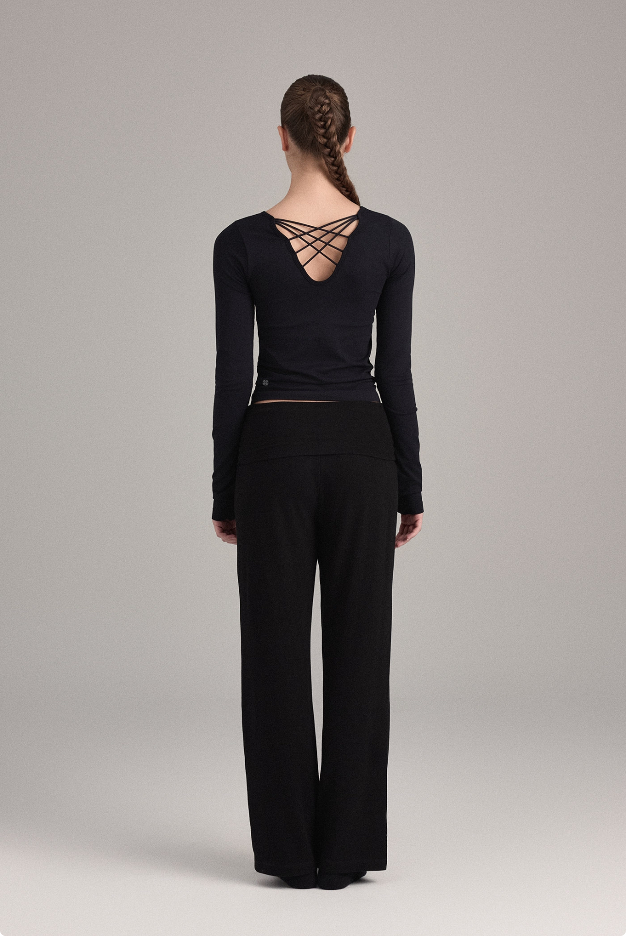 TL055 X-BACK PADDED TOP BLACK SOLID サイズ: S/M