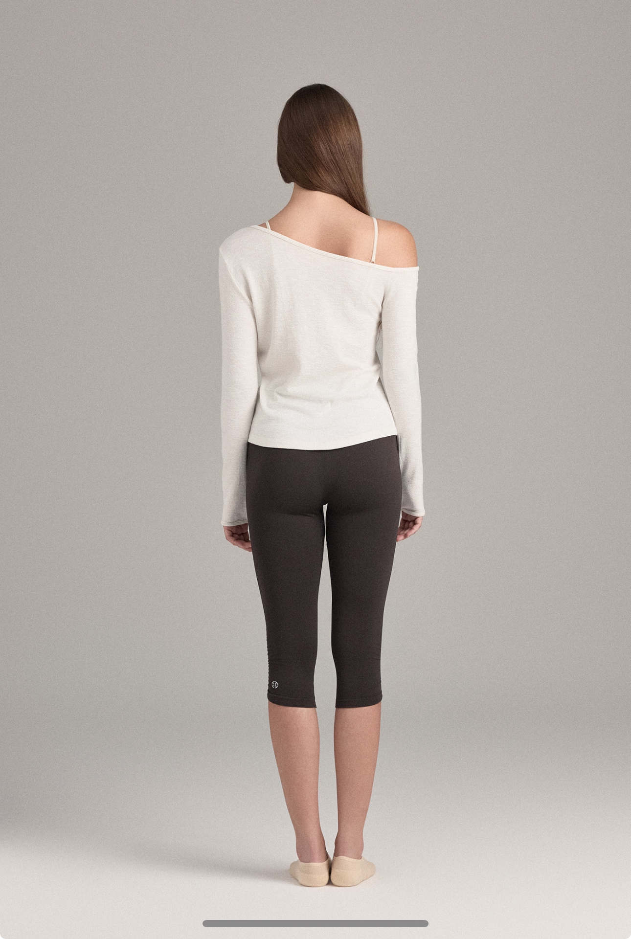 TL153 ASYMMETRIC TOP IVORY SOLID サイズ: SS