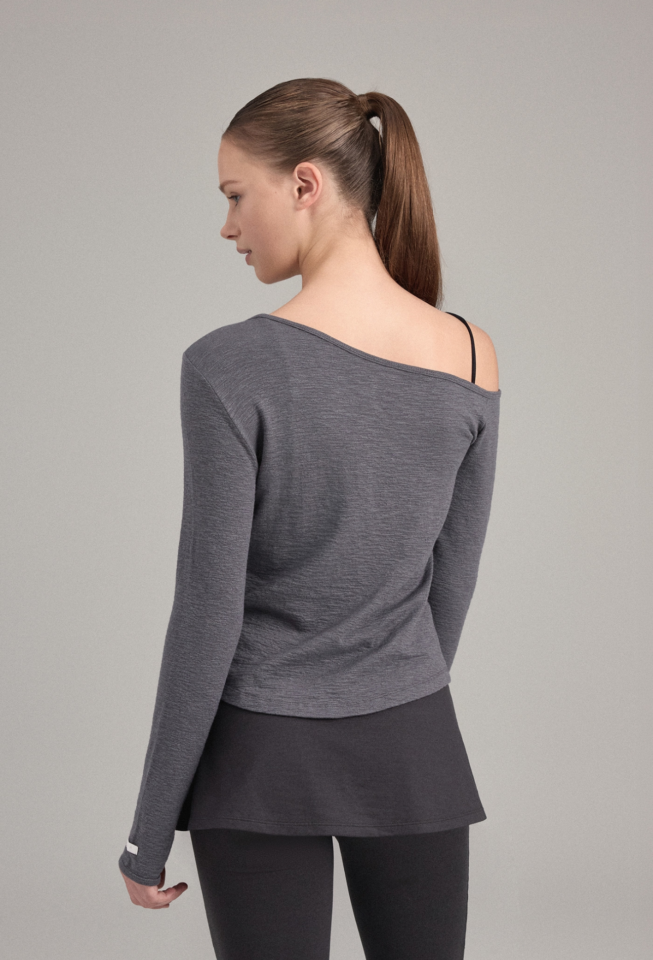 TL153 ASYMMETRIC TOP BLACK SOLID サイズ: SS