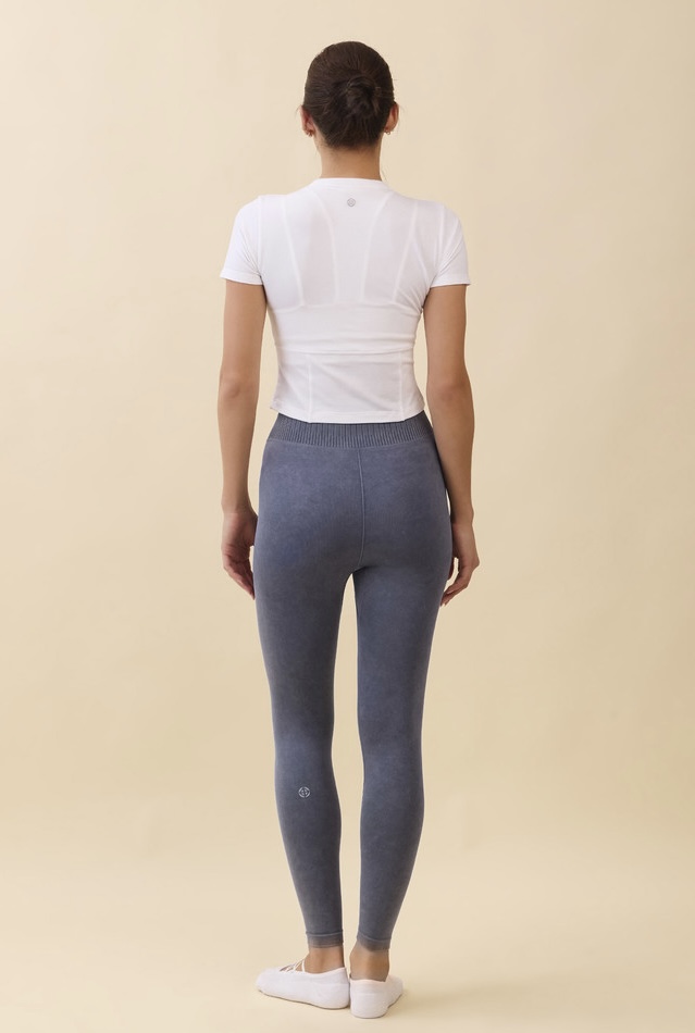 TS121 ESSENTIAL SLIM SHORT TEE WHITE SOLID サイズ: S/M