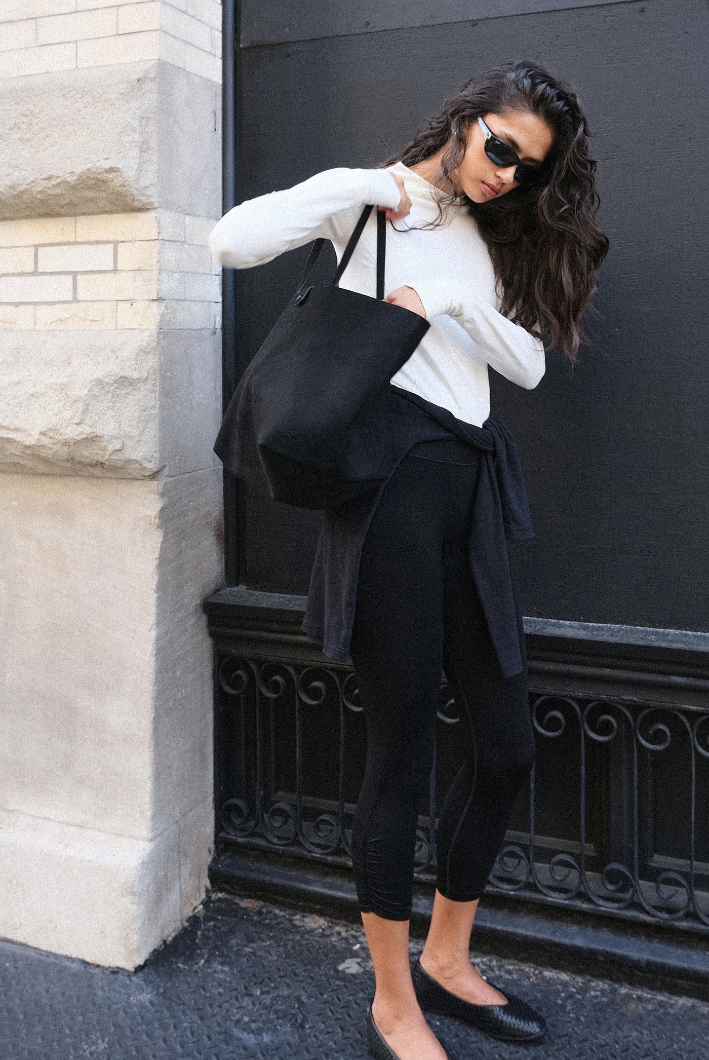 AB505 SUEDE SHOULDER BAG BLACK