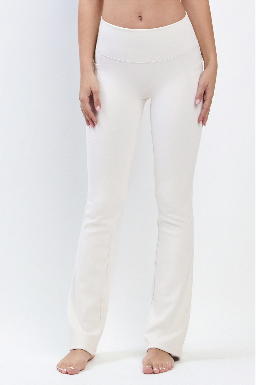 PL415 FLARE-FIT LEGGINGS IVORY サイズ: S/M