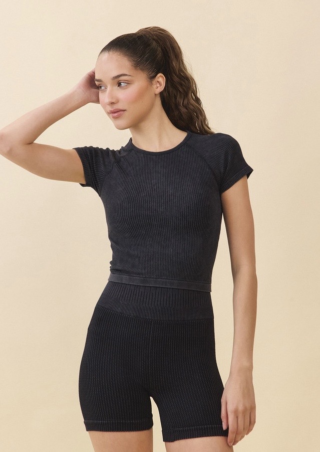 TS006 WAFFLE SEAMLESS SHORT TEE BLACK FADE サイズ: S/M