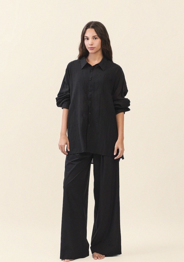 ST194 WRINKLED SLIT SHIRT BLACK SOLID サイズ: F