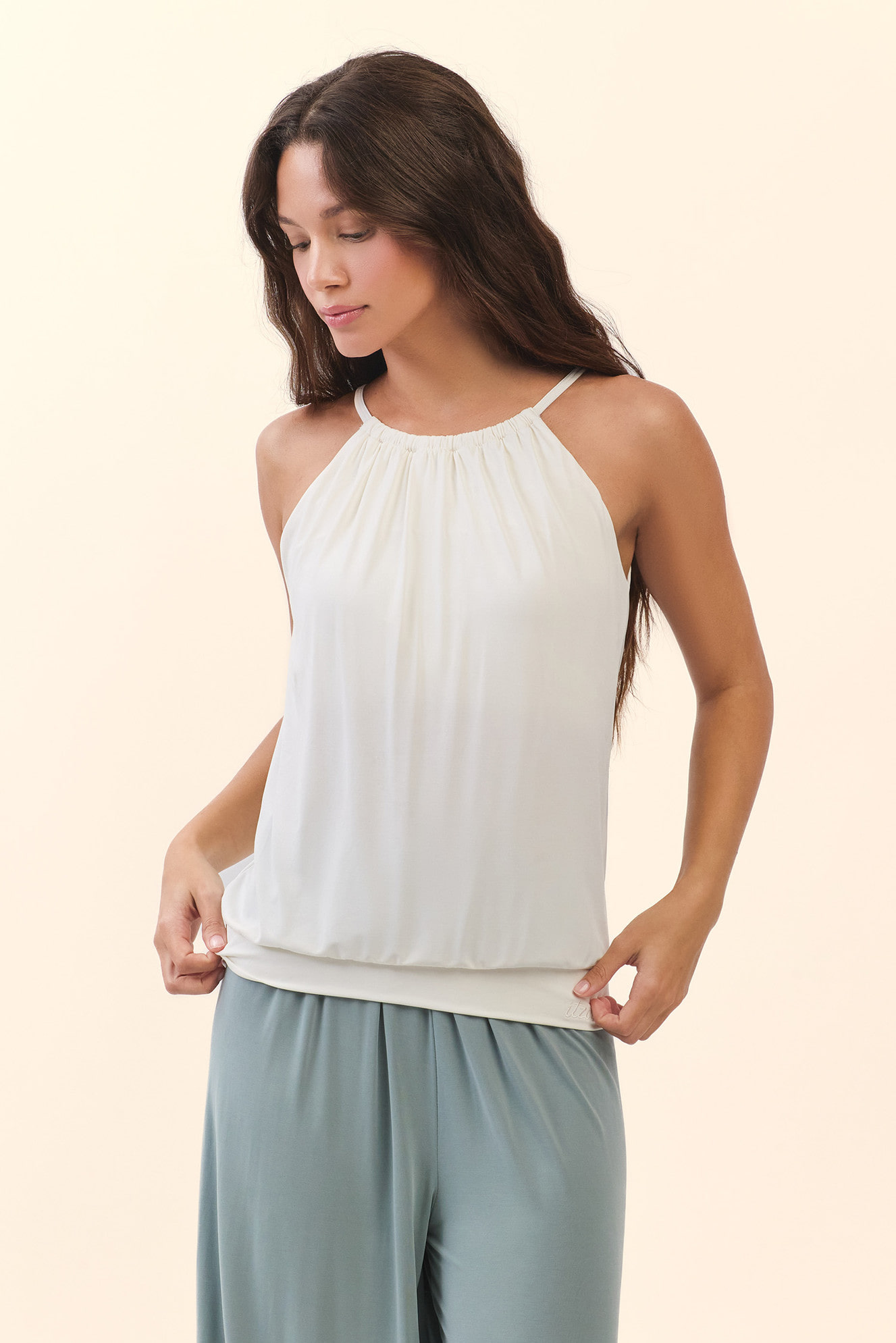 TT032 RELAX HALTER TANKTOP IVORY SOLID サイズ: SS