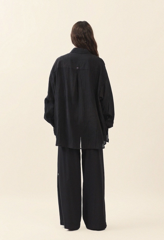 ST194 WRINKLED SLIT SHIRT BLACK SOLID サイズ: F