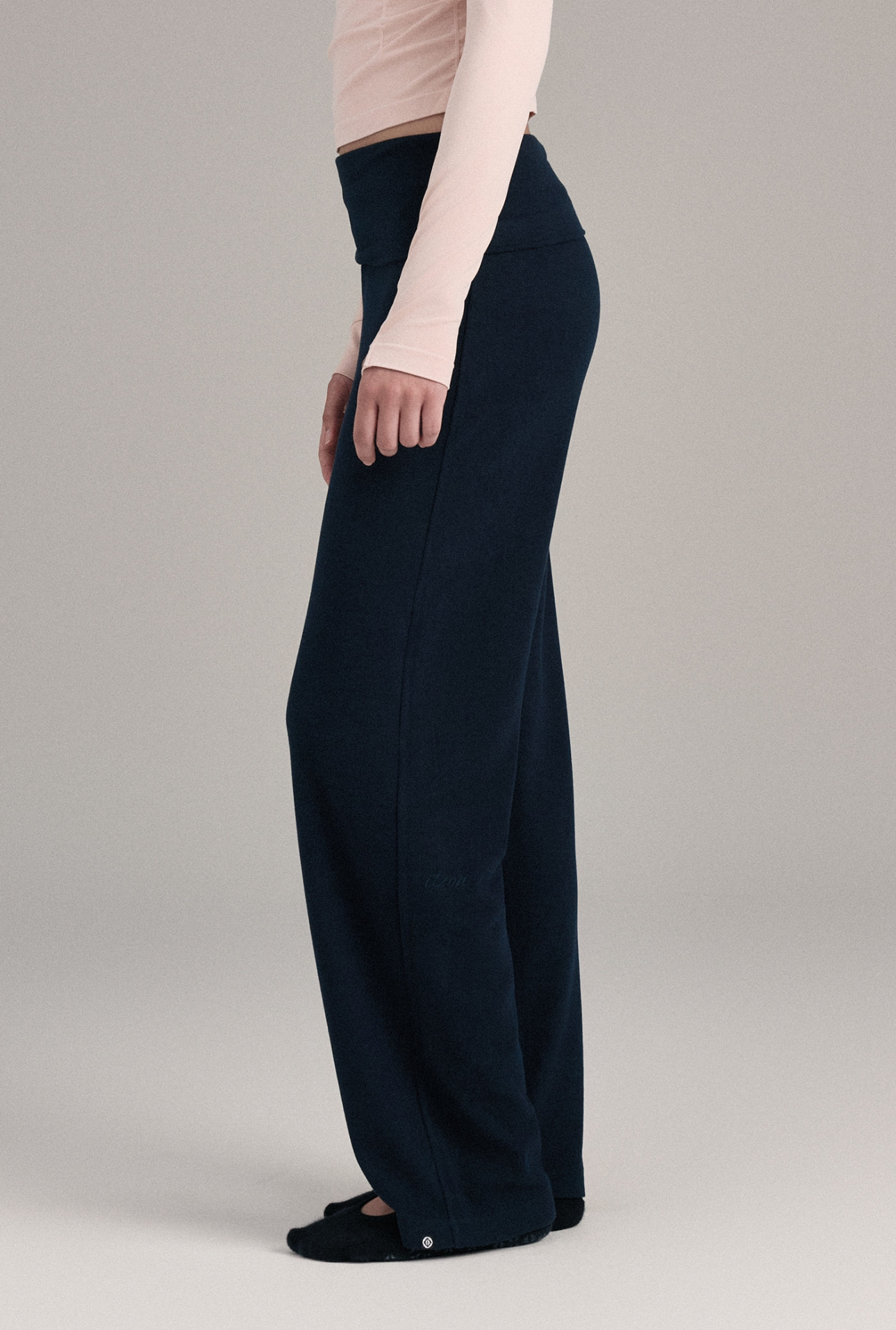 PL454 MICRO STRAIGHT-LEG PANTS NAVY SOLID サイズ: SS