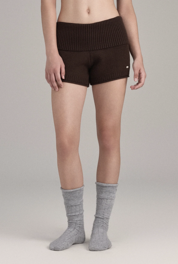 KP255 ROLL-UP WAIST KNIT SHORTS BROWN SOLID サイズ: SS