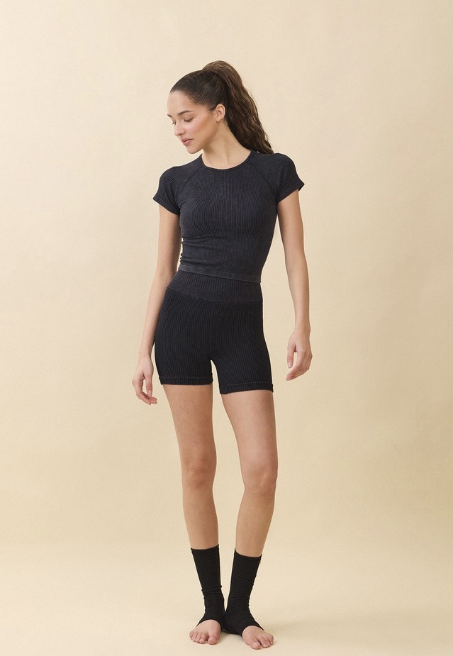 TS006 WAFFLE SEAMLESS SHORT TEE BLACK FADE サイズ: S/M