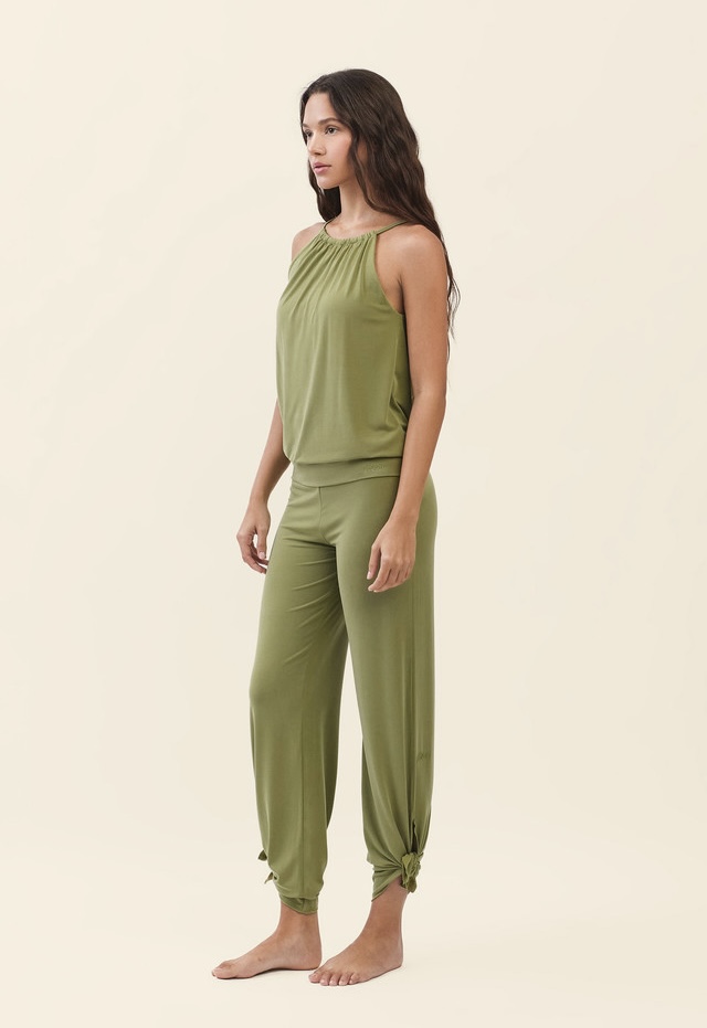 PJ485 RELAX PANTS OLIVE SOLID サイズ: SS