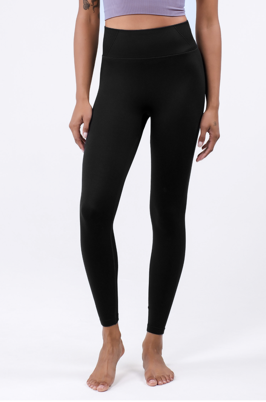 PL411 SEAMLESS LEGGINGS BLACK サイズ: S/M