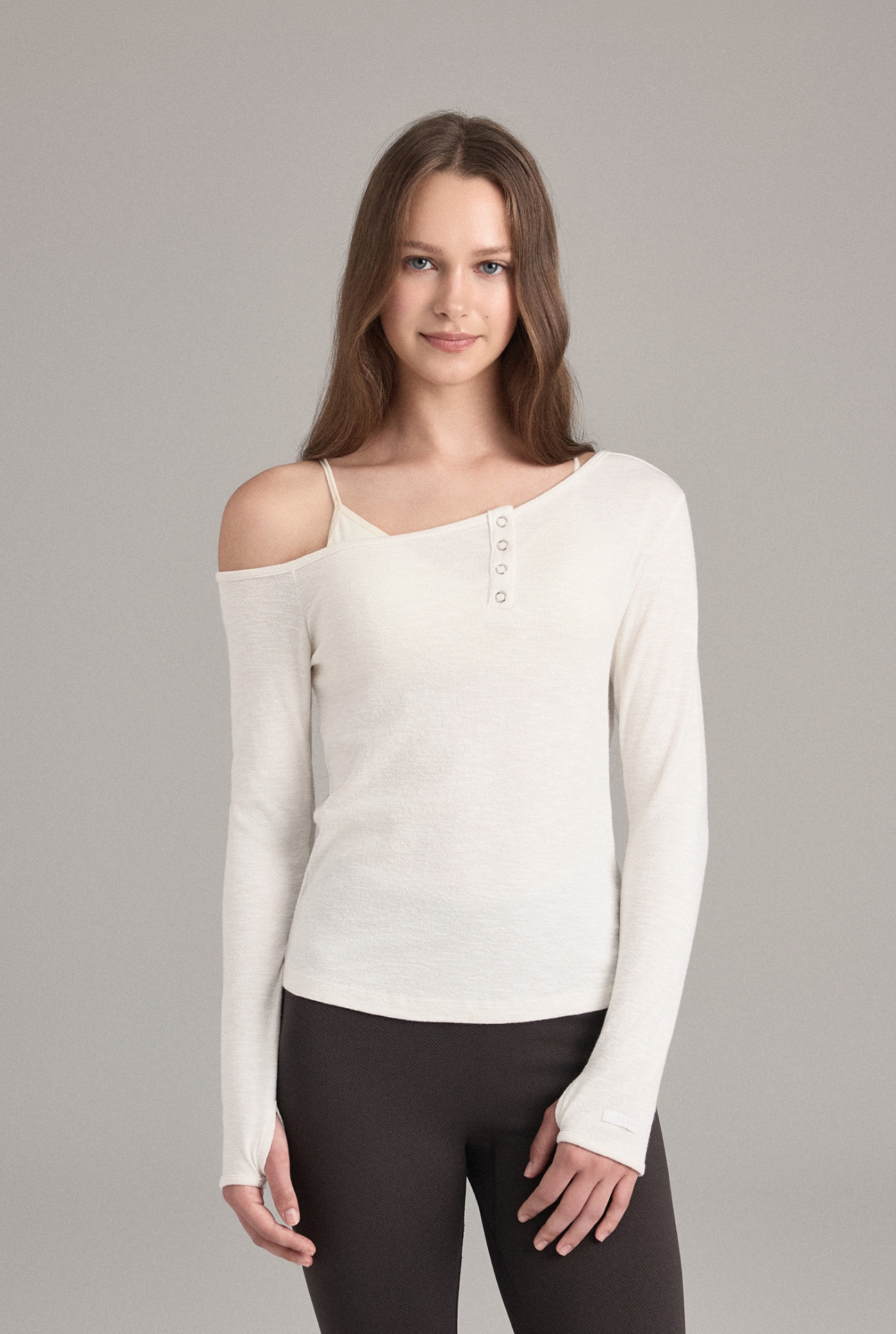 TL153 ASYMMETRIC TOP IVORY SOLID サイズ: SS