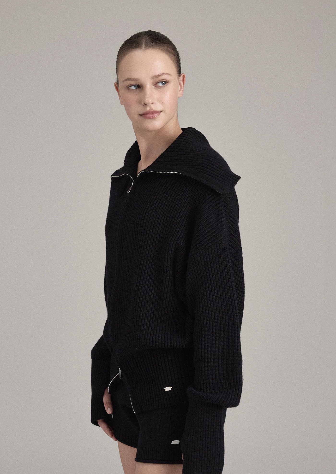 KC001 HIGH-NECK KNIT ZIP-UP BLACK SOLID