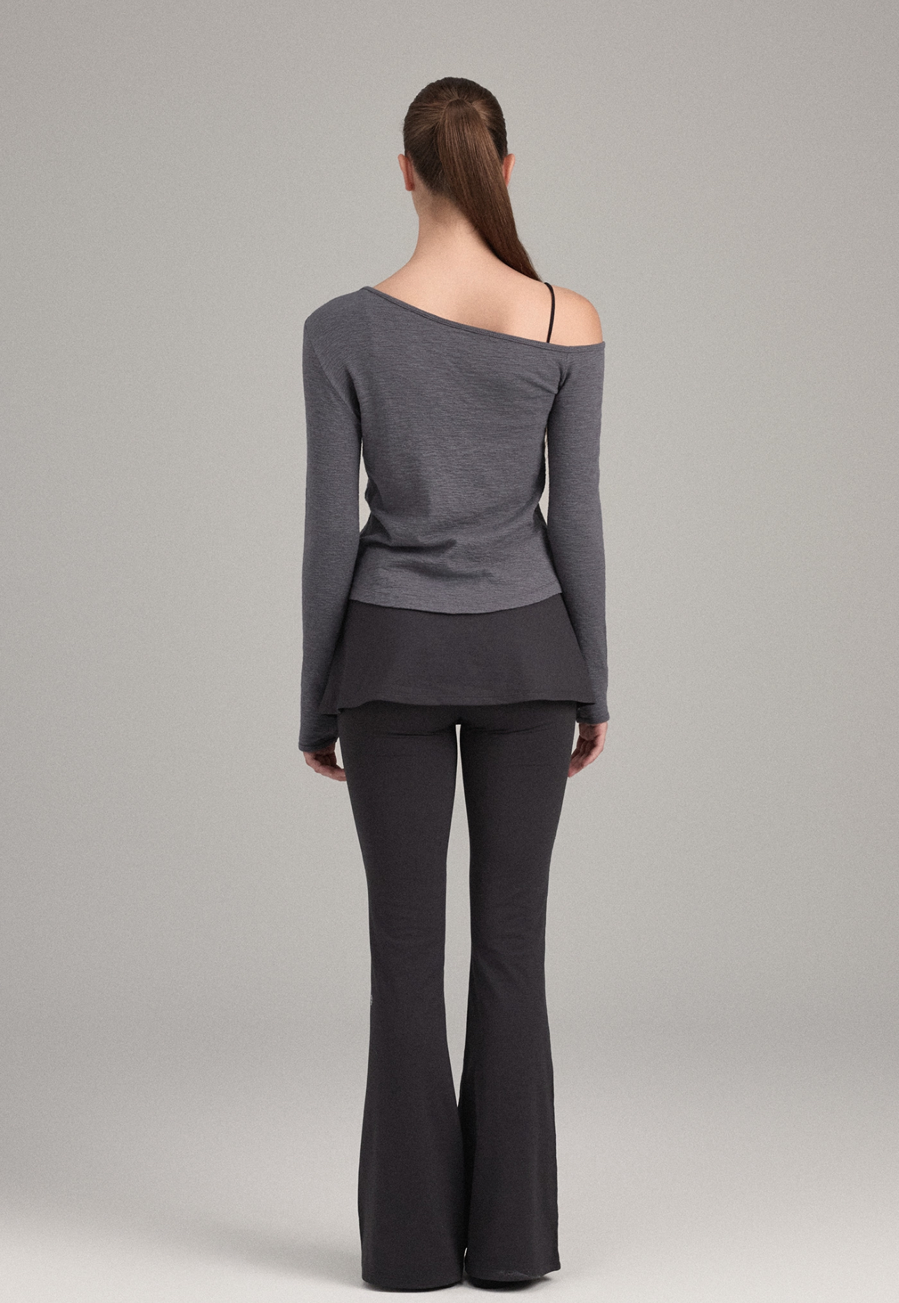 TL153 ASYMMETRIC TOP BLACK SOLID サイズ: SS