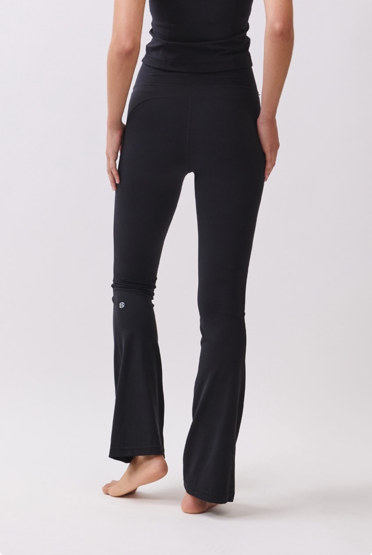 PL412 FLARE LEGGINGS BLACK サイズ: S/M