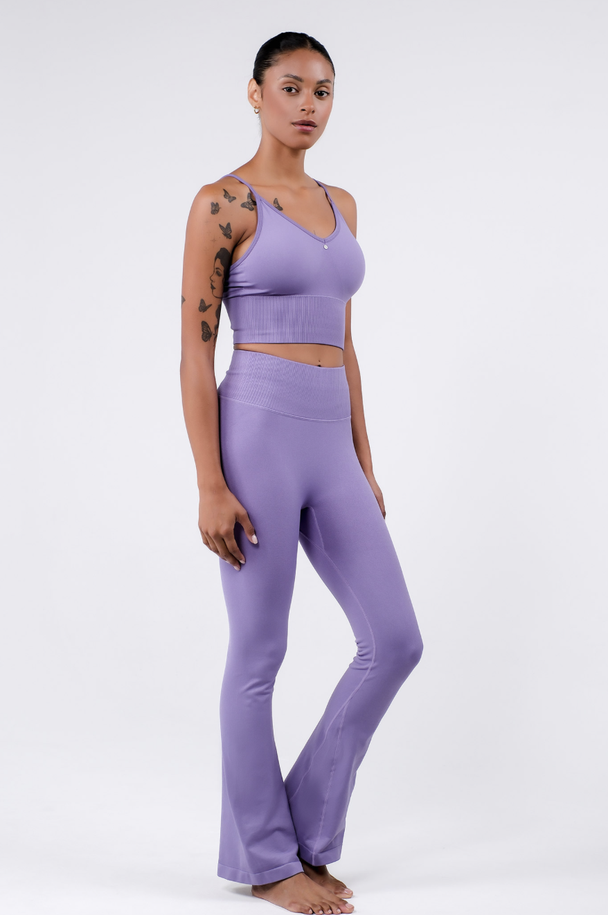 PL413 SEAMLESS FLARE-FIT LEGGINGS PURPLE サイズ: S/M