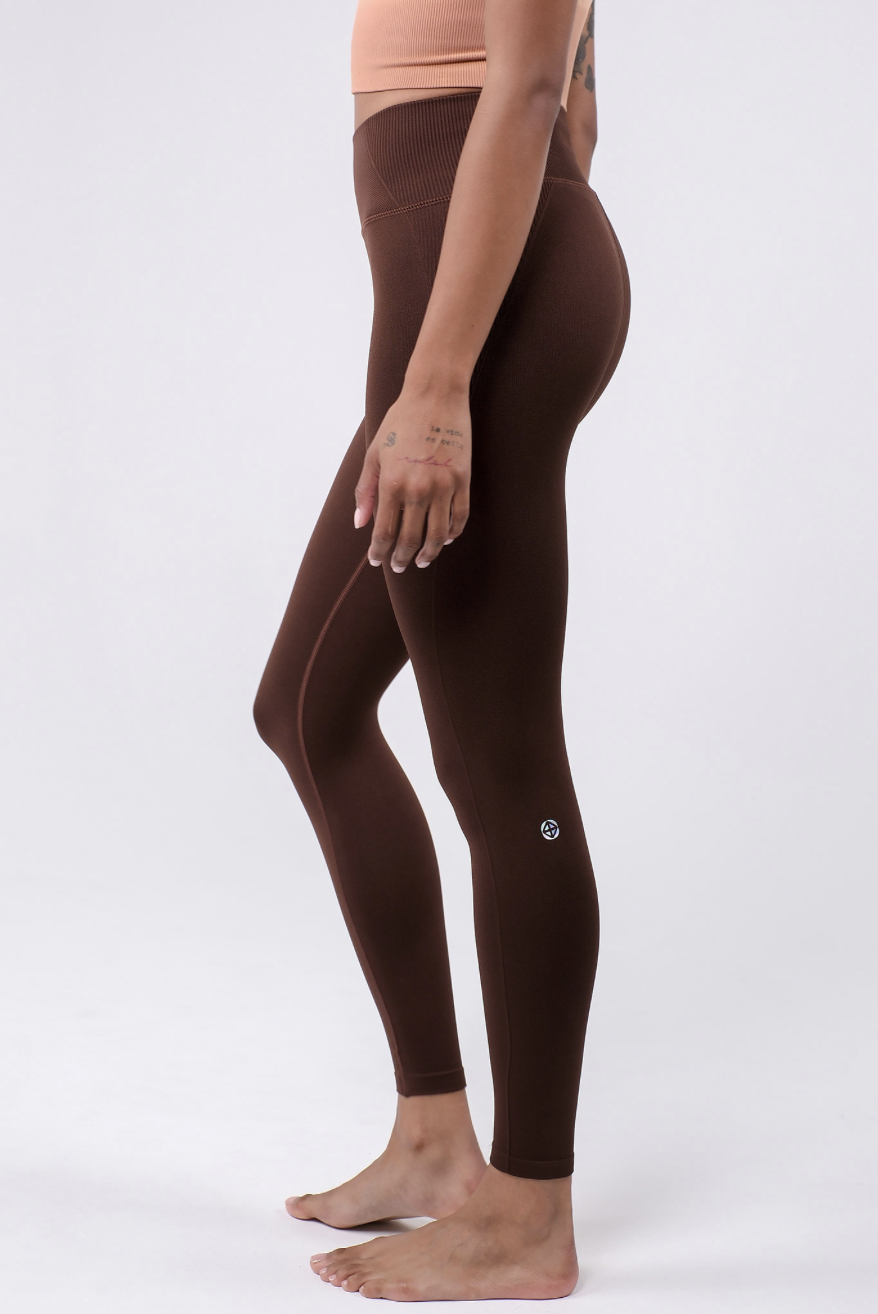 PL411 SEAMLESS LEGGINGS BROWN サイズ: S/M