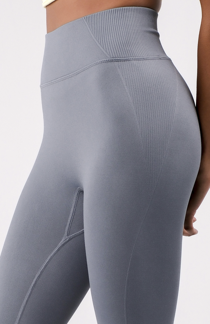 PL411 SEAMLESS LEGGINGS GRAY サイズ: S/M