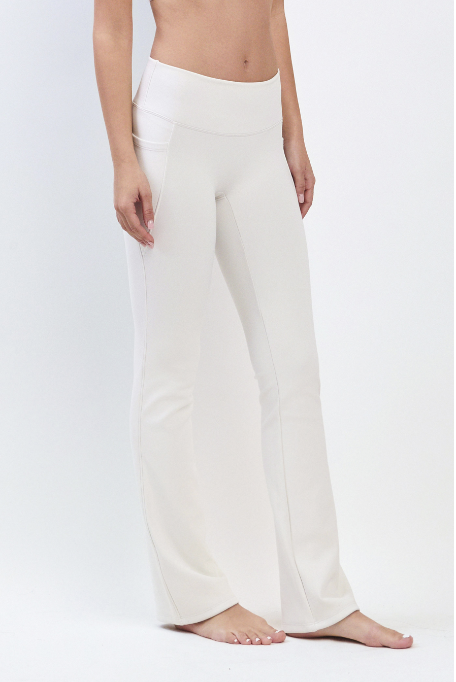 PL415 FLARE-FIT LEGGINGS IVORY サイズ: S/M