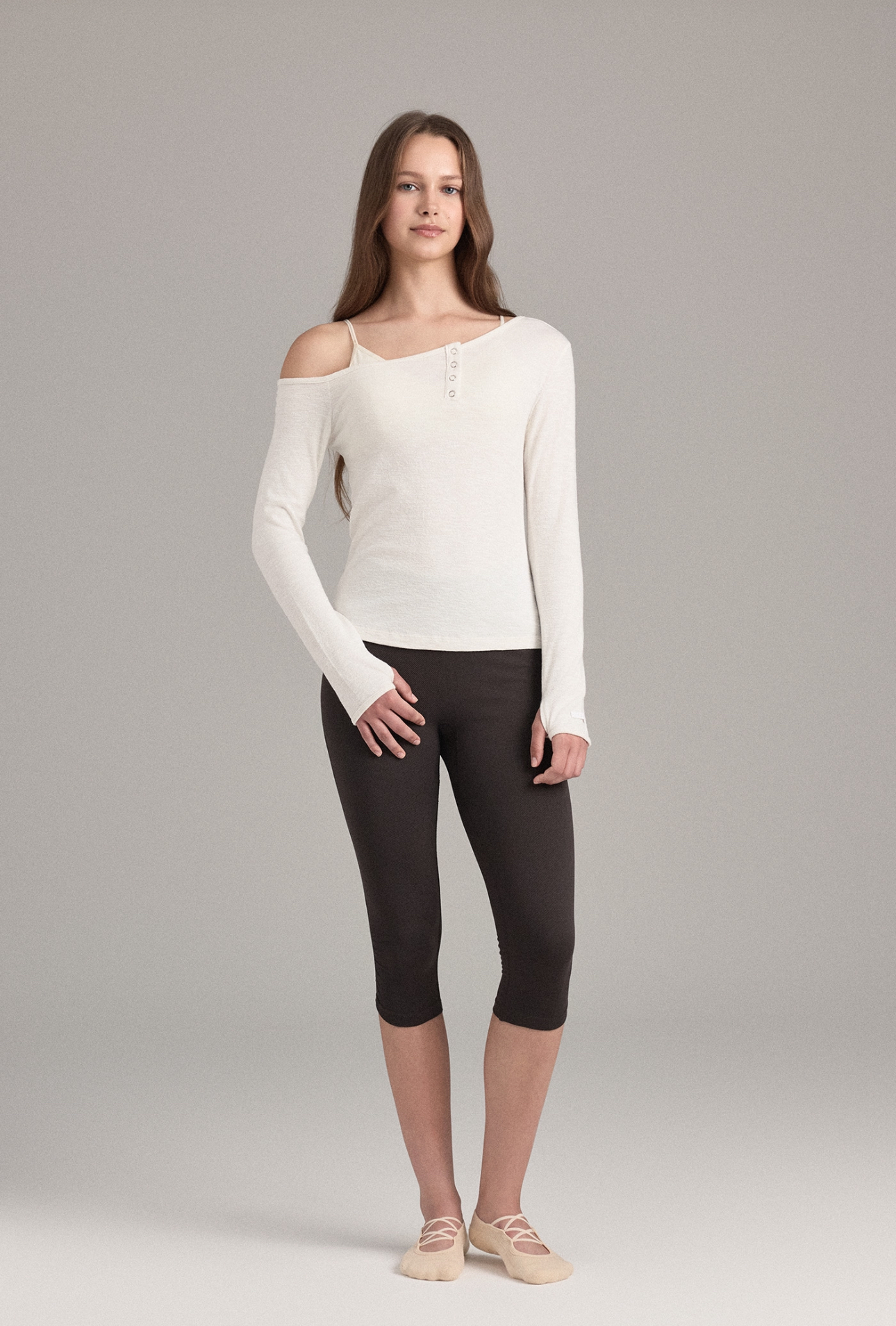 TL153 ASYMMETRIC TOP IVORY SOLID サイズ: SS